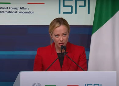 Meloni rilancia il piano Mattei per l’Africa: “Su migrazione serve l’Ue”