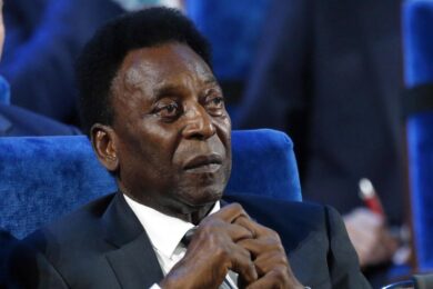 Pelè, annuncio dal Brasile: non risponde alla chemio, via con cure palliative