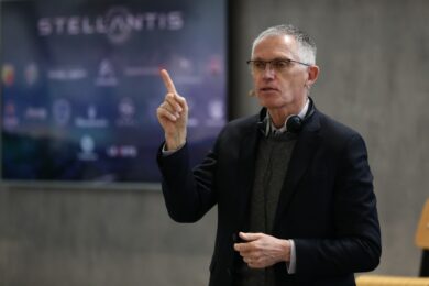 Stellantis: Tavares sceglie il CES 2023 per svelare i concept di Ram e Peugeot