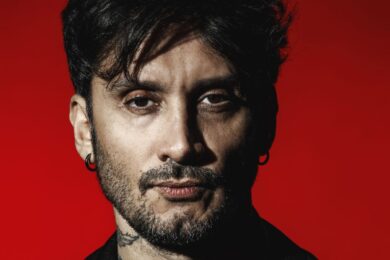 Fabrizio Moro in analisi. E racconta di quanto litigò con Reneto Zero