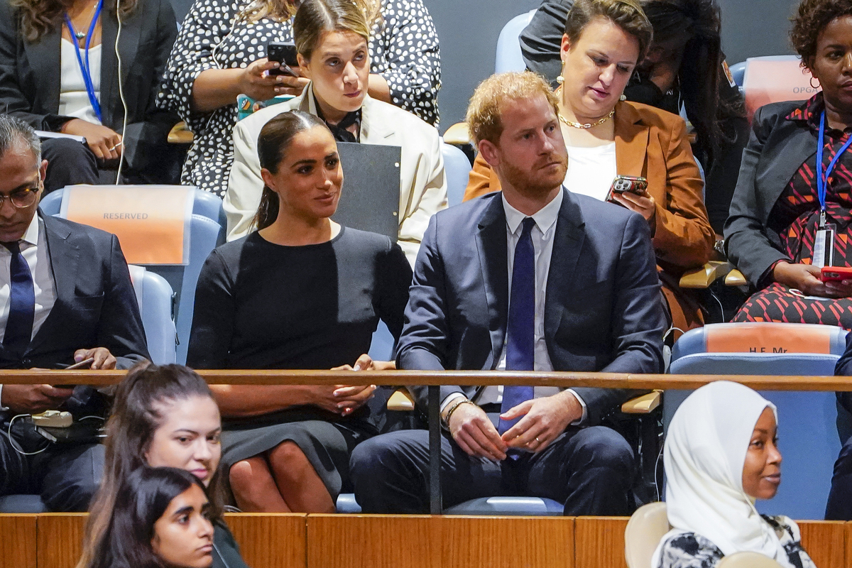 Harry-Meghan fanno cassa col docufilm: ennesimo colpo basso a William e Kate Harry-Meghan fanno cassa col docufilm: ennesimo colpo basso a William e Kate
