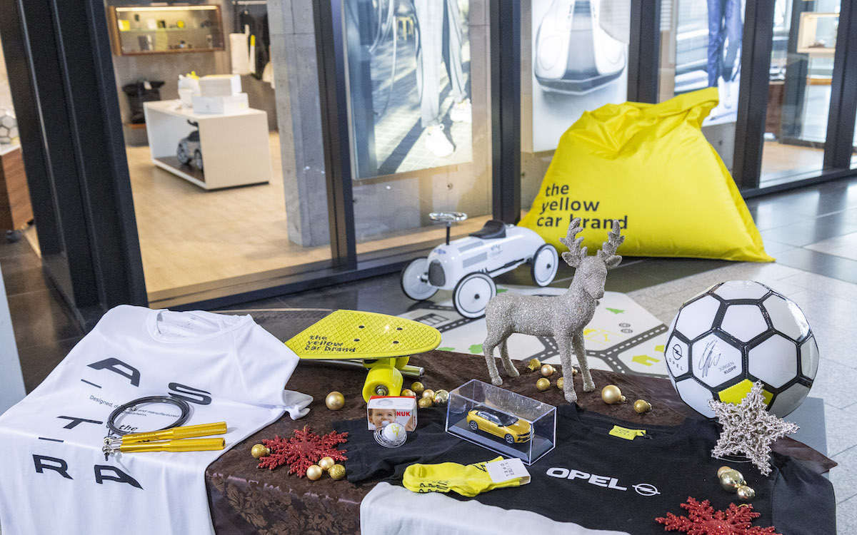 Opel: presenta la  Astra Collection
