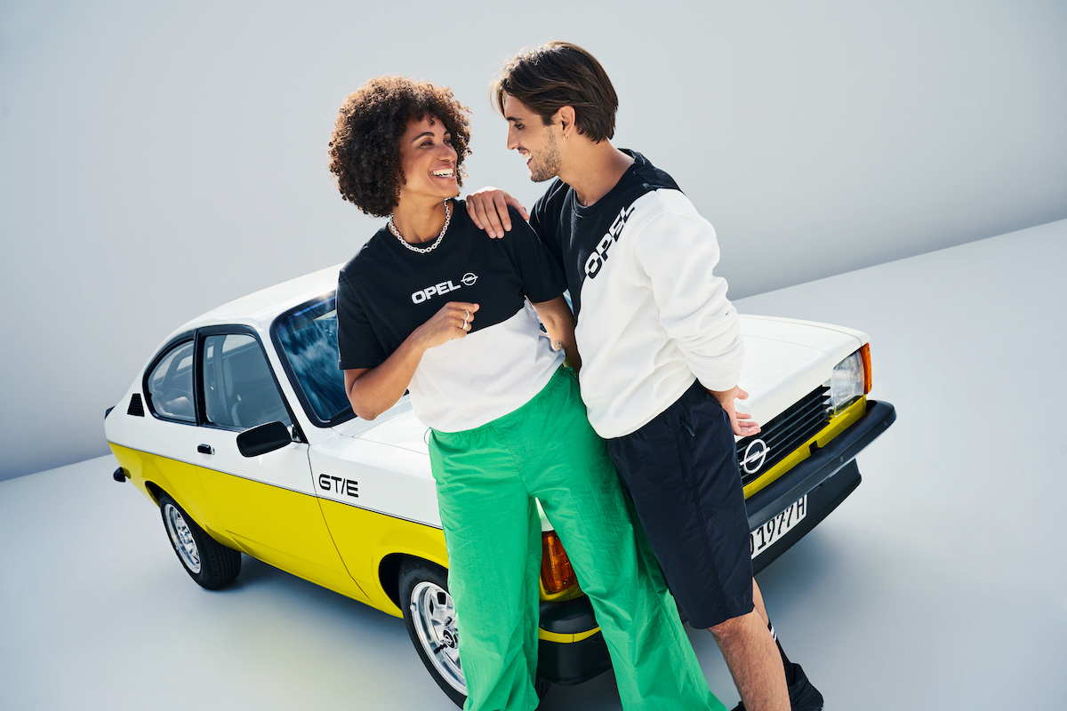 Opel: presenta la  Astra Collection