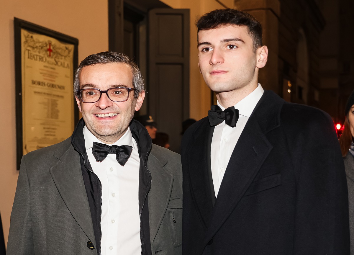 Scala, la prima volta di Giorgia Meloni. Applausi per Segre e Mattarella. FOTO Scala, la prima volta di Giorgia Meloni. Applausi per Segre e Mattarella. FOTO