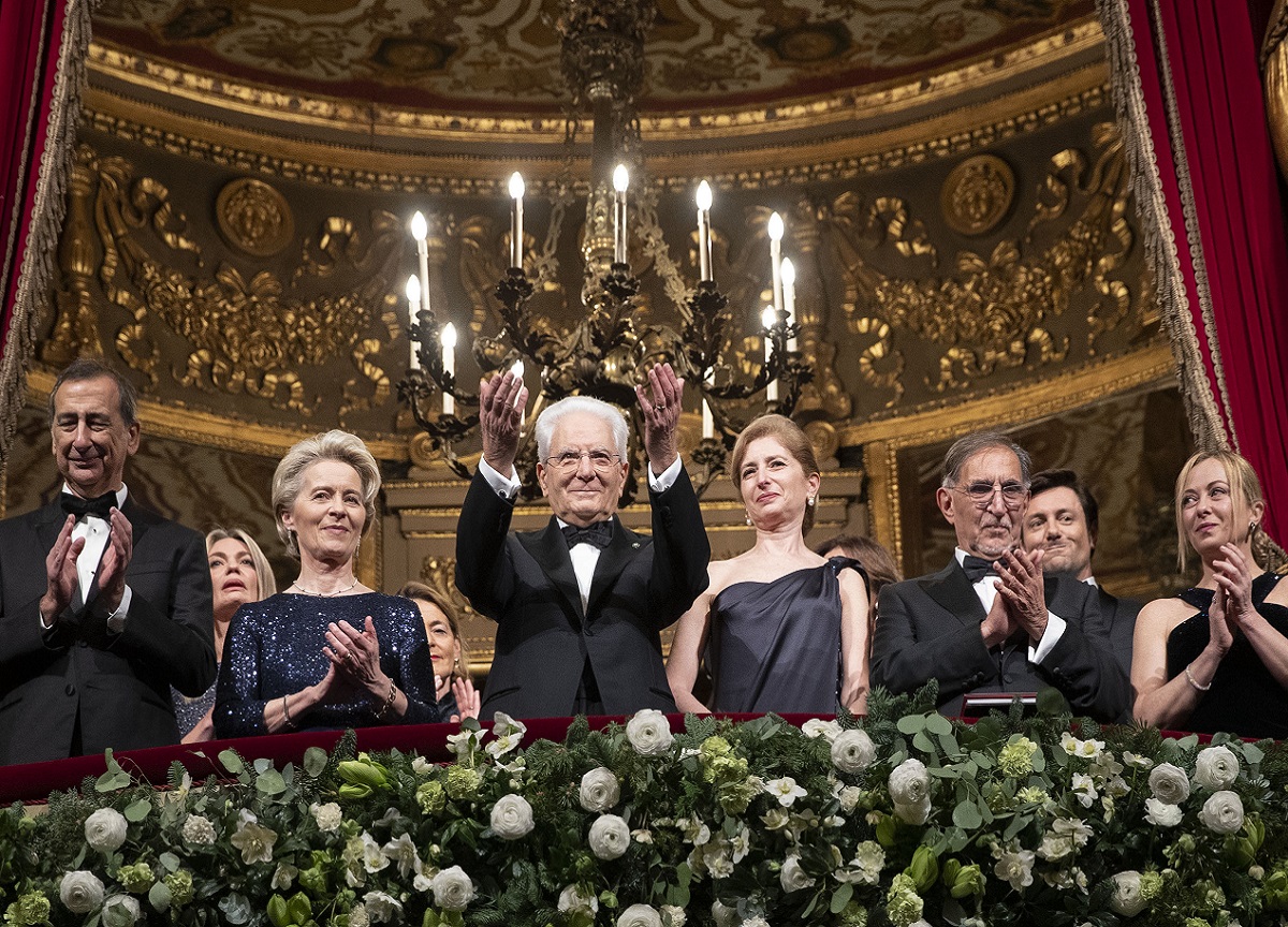 Scala, tredici minuti di applausi e fiori al termine del Godunov. FOTO