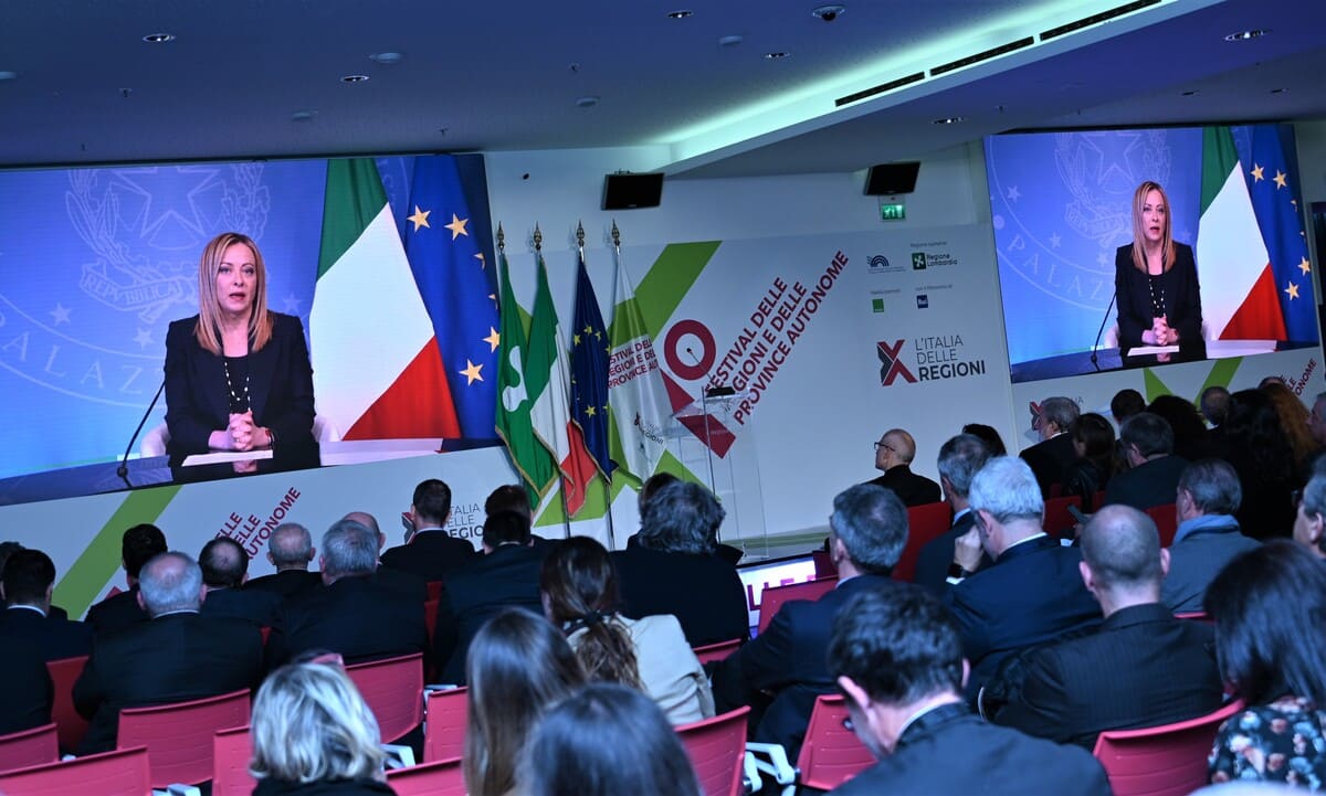 L’Italia delle Regioni le sfide del futuro uniti a Milano. L’Italia delle Regioni le sfide del futuro uniti a Milano.
