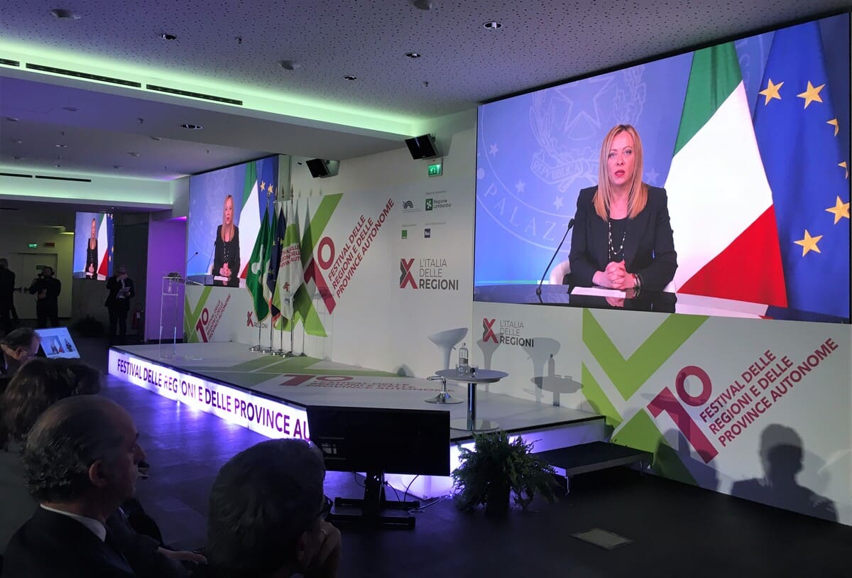 L’Italia delle Regioni le sfide del futuro uniti a Milano. L’Italia delle Regioni le sfide del futuro uniti a Milano.