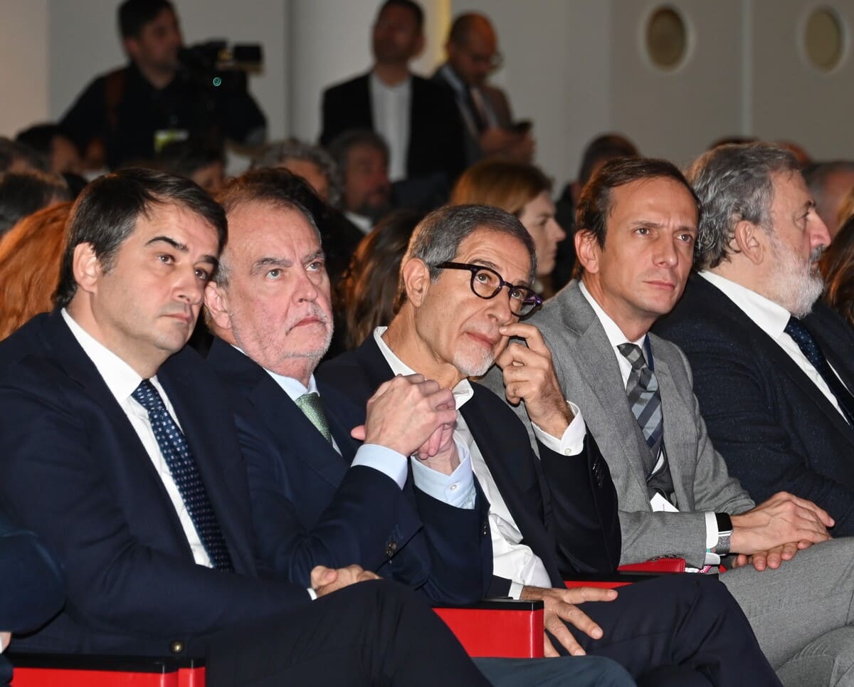 L’Italia delle Regioni le sfide del futuro uniti a Milano. L’Italia delle Regioni le sfide del futuro uniti a Milano.