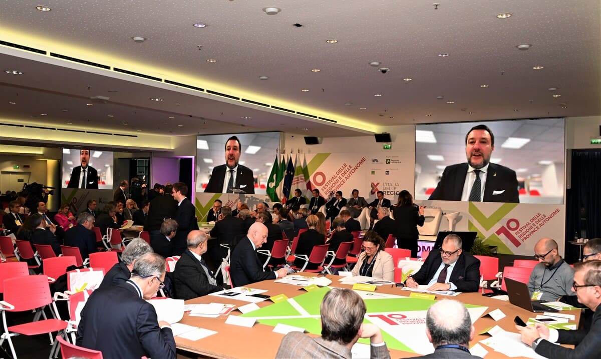 L’Italia delle Regioni le sfide del futuro uniti a Milano. L’Italia delle Regioni le sfide del futuro uniti a Milano.