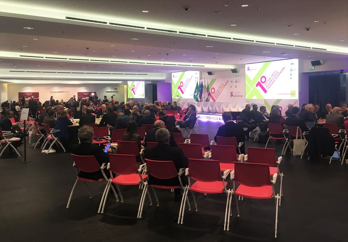 L’Italia delle Regioni le sfide del futuro uniti a Milano. L’Italia delle Regioni le sfide del futuro uniti a Milano.