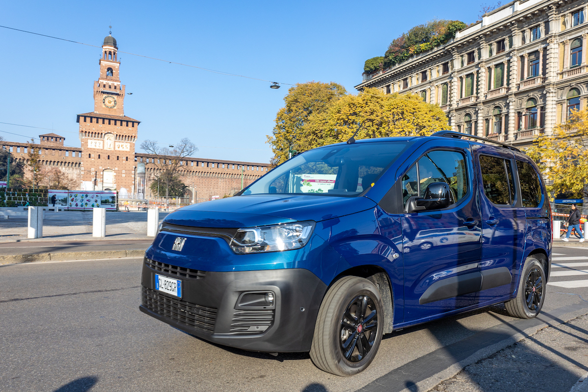 Debutta la quinta generazione di Doblo, anche elettrico Debutta la quinta generazione di Doblo, anche elettrico
