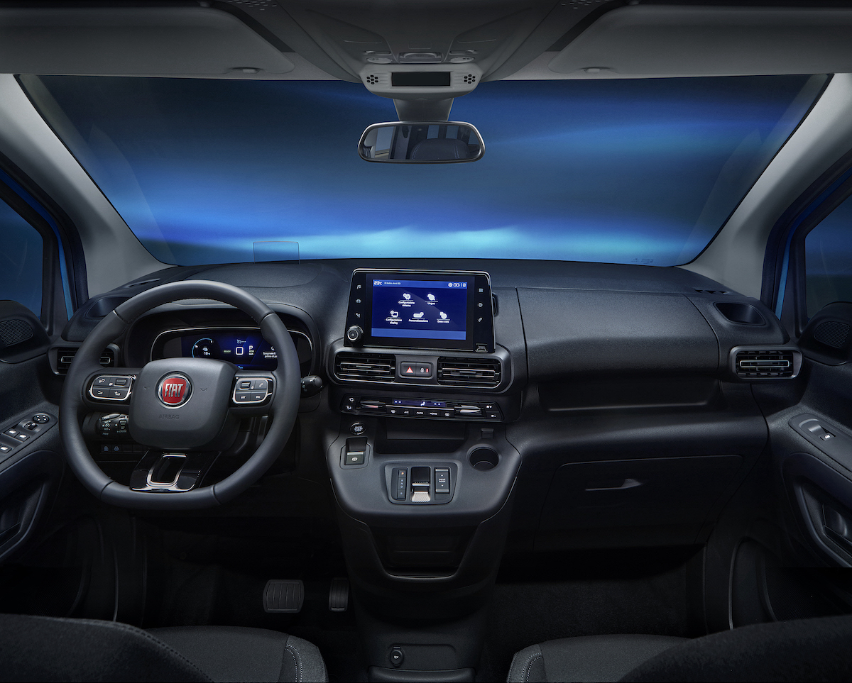 Debutta la quinta generazione di Doblo, anche elettrico Debutta la quinta generazione di Doblo, anche elettrico