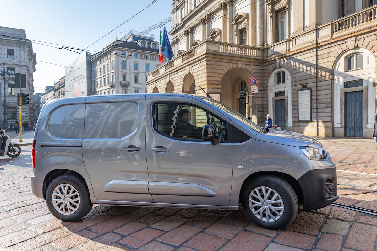 Debutta la quinta generazione di Doblo, anche elettrico Debutta la quinta generazione di Doblo, anche elettrico