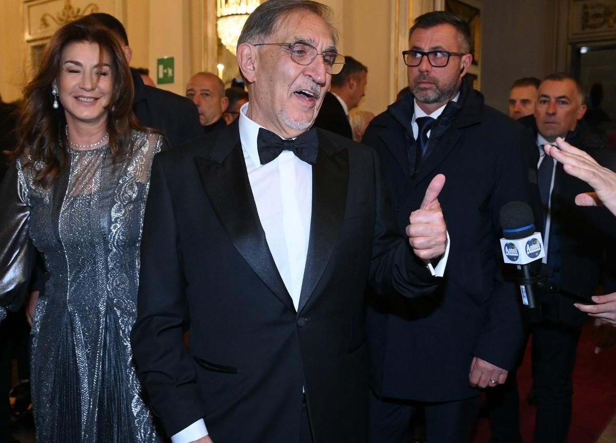 Scala, tredici minuti di applausi e fiori al termine del Godunov. FOTO