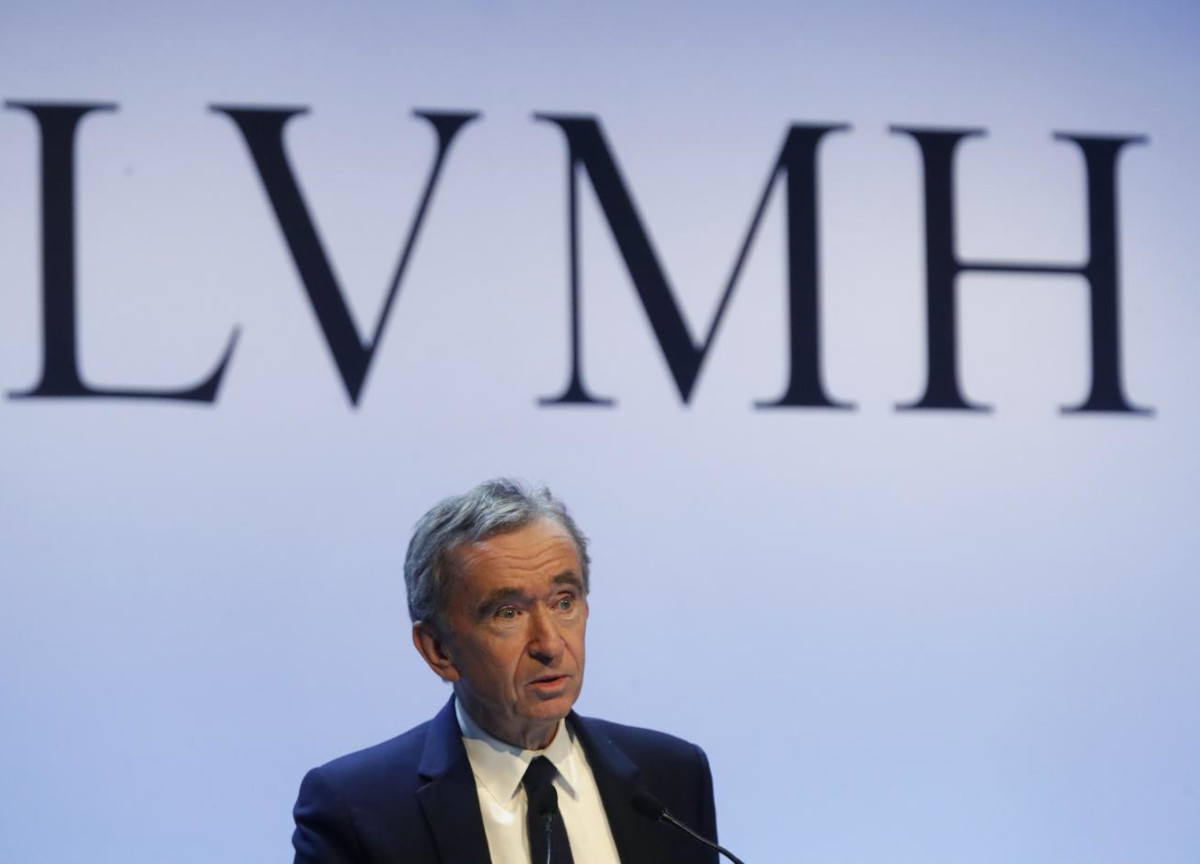 Forbes, Arnault supera per poco Musk. Il patron Lvmh è il più ricco al mondo Forbes, Arnault supera per poco Musk. Il patron Lvmh è il più ricco al mondo