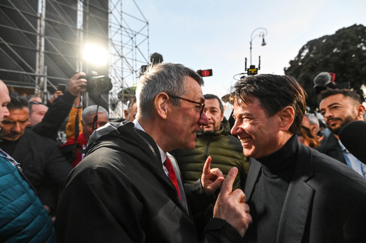 Conte-Landini, nasce l’asse contro la manovra. Il M5S “frega” il Pd (nel caos)