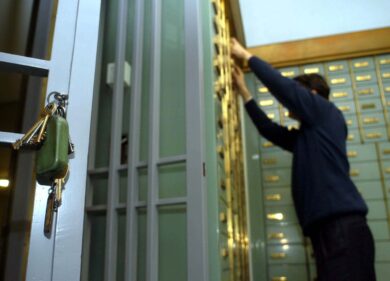 Manovra: Sileoni, in cassette sicurezza 200 mld in contanti, circa 10% Pil