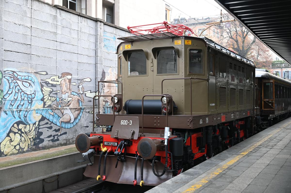 Il treno storico FNM per gli auguri di Natale Il treno storico FNM per gli auguri di Natale