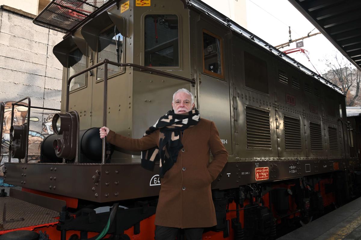 Il treno storico FNM per gli auguri di Natale Il treno storico FNM per gli auguri di Natale