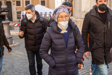 Emma Bonino cade dal pero di Bruxelles. E la storia delle Ong…