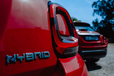 Auto nuova? Si,  ibrida, sicura e…sotto i 30.000 euro