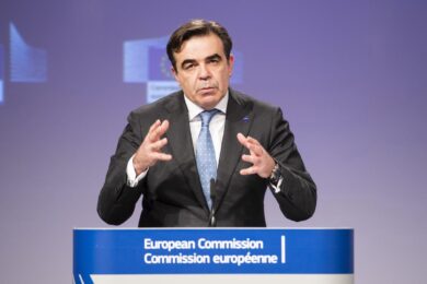 Qatar-gate, nella bufera anche Schinas, vicepresidente della Commissione
