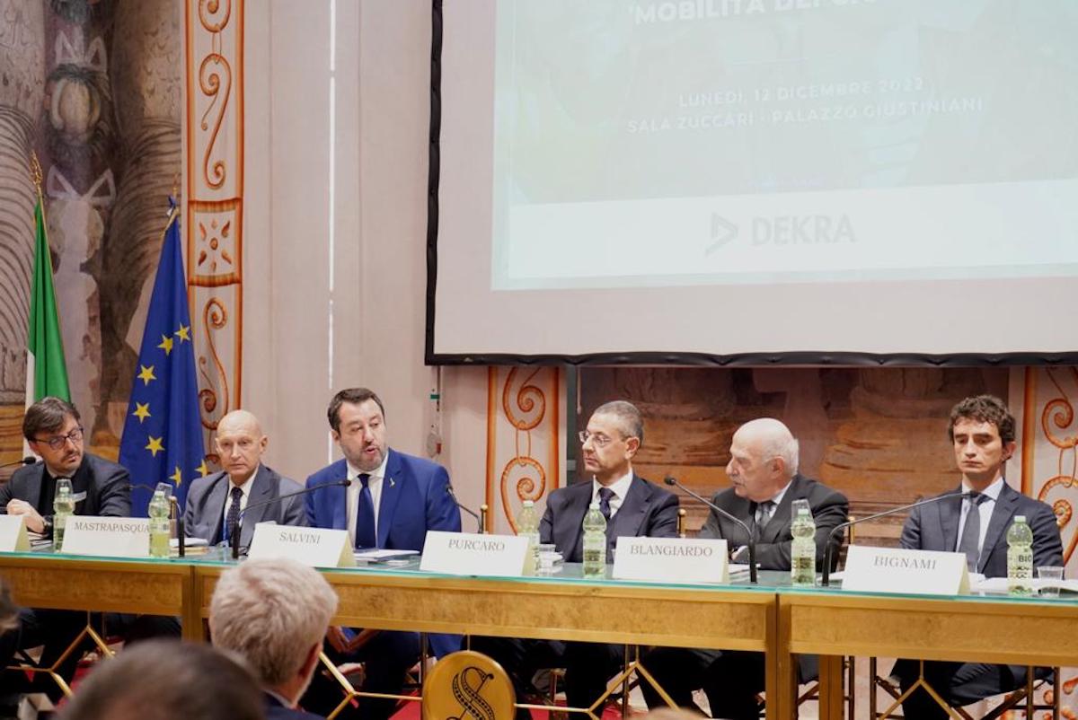DEKRA: presenta il rapporto sulla sicurezza stradale 2022 DEKRA: presenta il rapporto sulla sicurezza stradale 2022