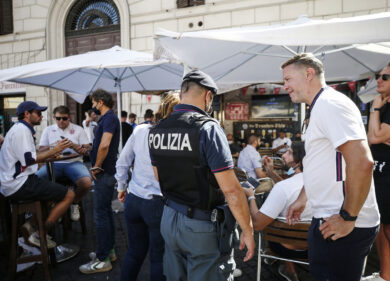 Roma, hotel fantasma per truffare turisti Usa con falsi Pos: coppia in arresto