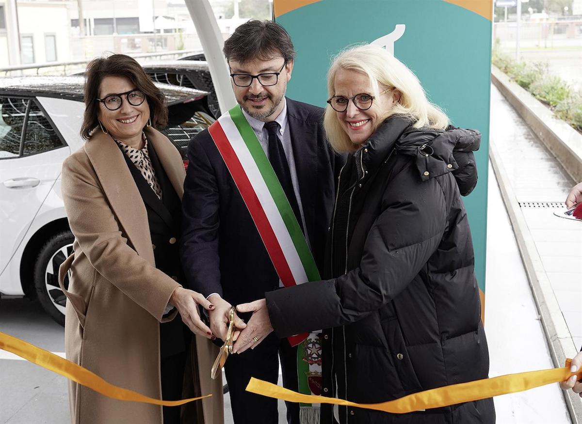 Volkswagen ed Enel X Way lanciano Ewiva per la diffusione dell’e-mobility Volkswagen ed Enel X Way lanciano Ewiva per la diffusione dell’e-mobility