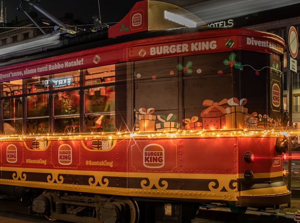 Burger King lancia il “Santa tram”: via libera alla campagna di Natale Burger King lancia il “Santa tram”: via libera alla campagna di Natale