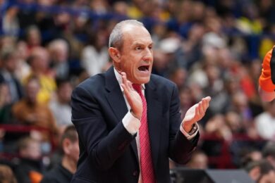 Olimpia Milano cade col Maccabi. Messina: “Palle perse, errori difensivi e…”