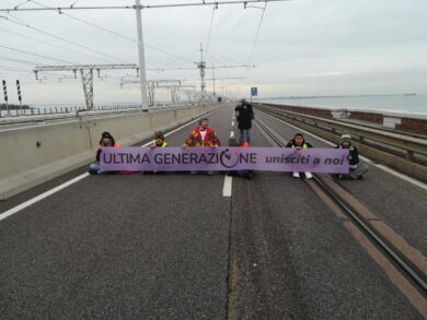 Venezia prossima vittima del collasso climatico: l’allarme e le proteste