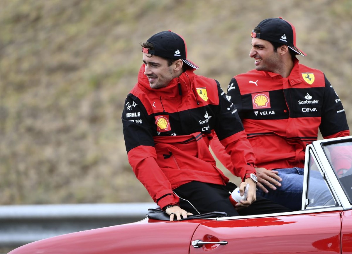 Galleria foto 'Luxottica rafforza l’asse con Ferrari: ok agli occhiali col Cavallino Rampante' - foto 1
