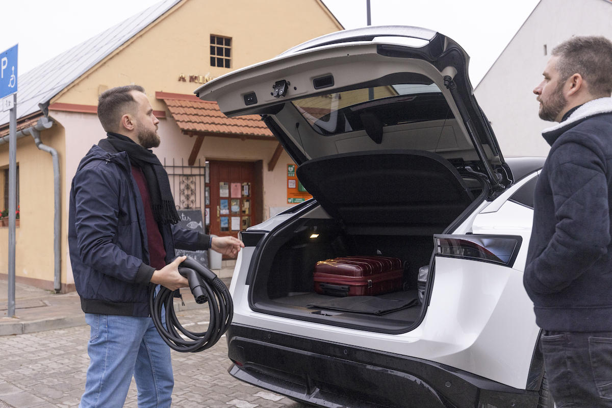 Nissan, Electric Travel Guide, Europa centrale Nissan, Electric Travel Guide, Europa centrale