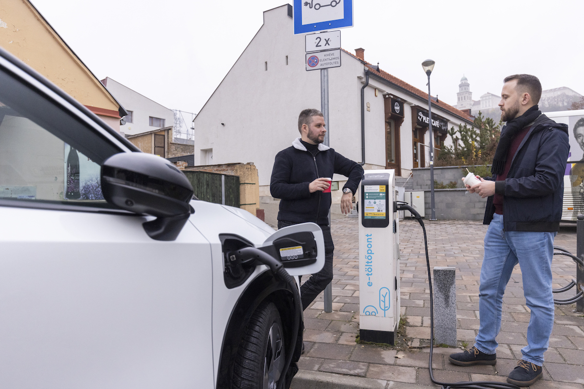Nissan, Electric Travel Guide, Europa centrale Nissan, Electric Travel Guide, Europa centrale