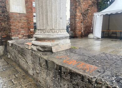 Milano, l’appello di Flycat: “Non deturpiamo i monumenti”. VIDEO