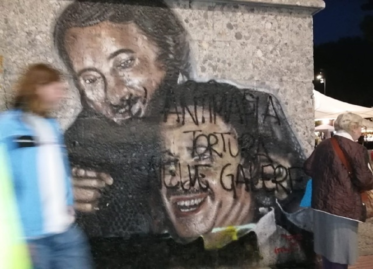 Milano, l’appello di Flycat: “Non deturpiamo i monumenti”. VIDEO Milano, l’appello di Flycat: “Non deturpiamo i monumenti”. VIDEO