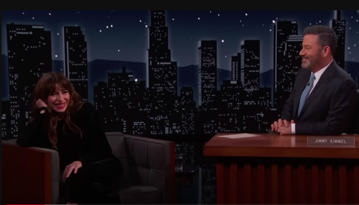 Sabrina Impacciatore strepitosa al Jimmy Kimmel Show