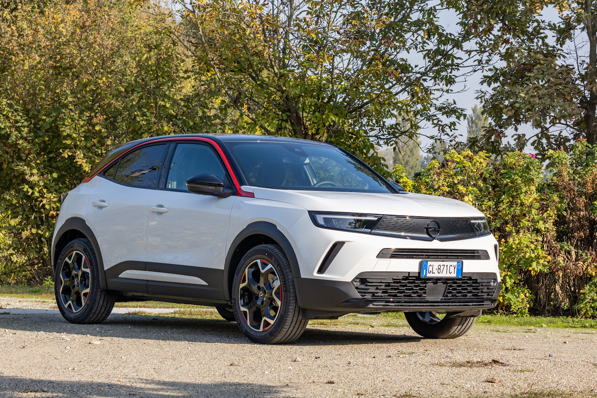 Opel, nel 2023 guida l’offensiva elettrica