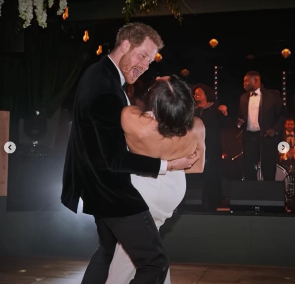 Harry-Meghan, Re Carlo rompe il silenzio: “Sono i benvenuti all’incoronazione”