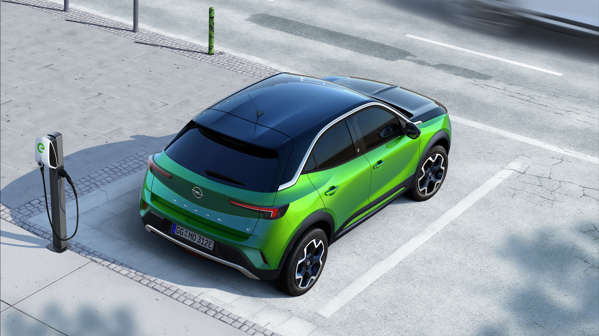 Opel, nel 2023 guida l’offensiva elettrica