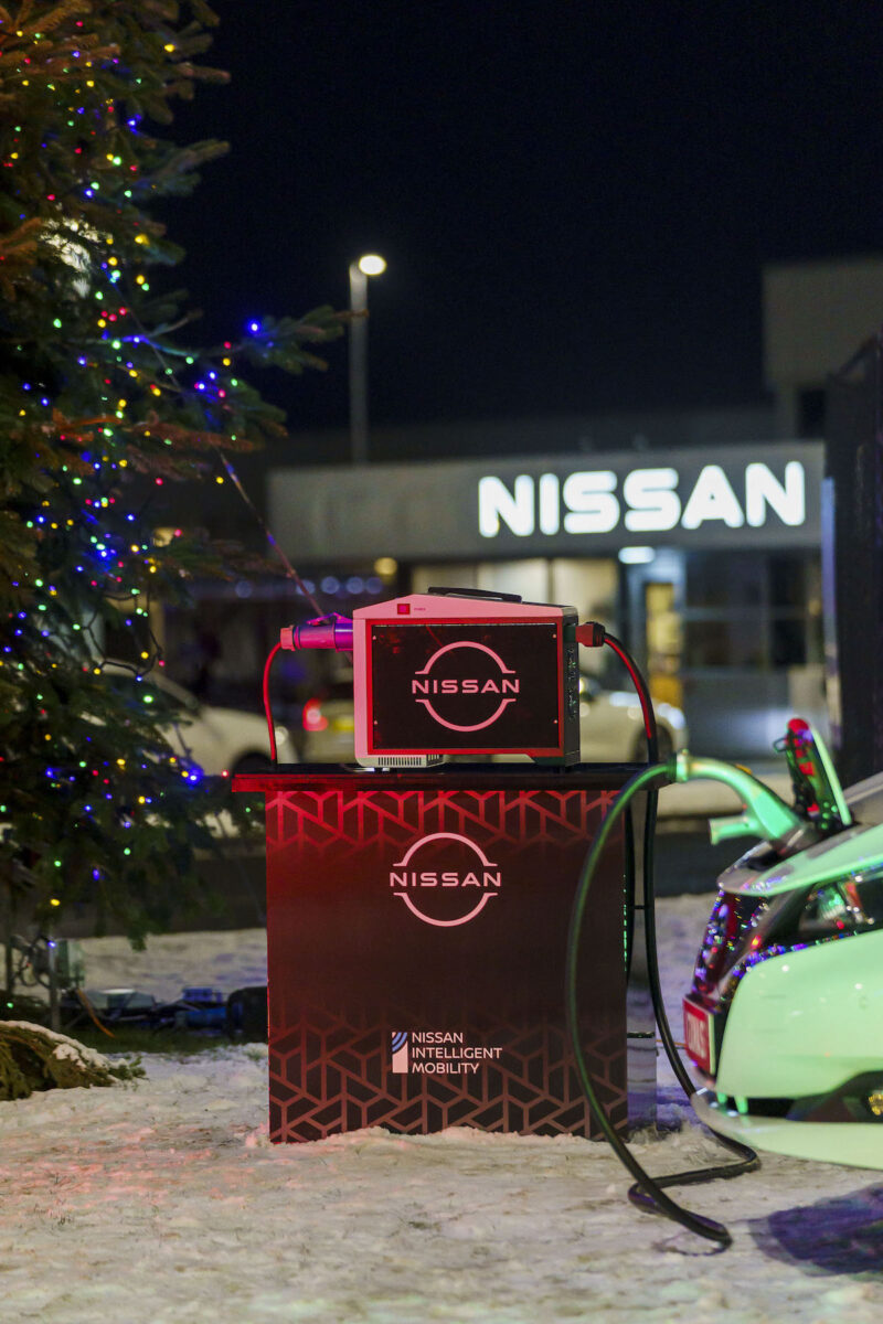 La Nissan LEAF numero 250.000 esce dalla stabilimento Sunderland La Nissan LEAF numero 250.000 esce dalla stabilimento Sunderland