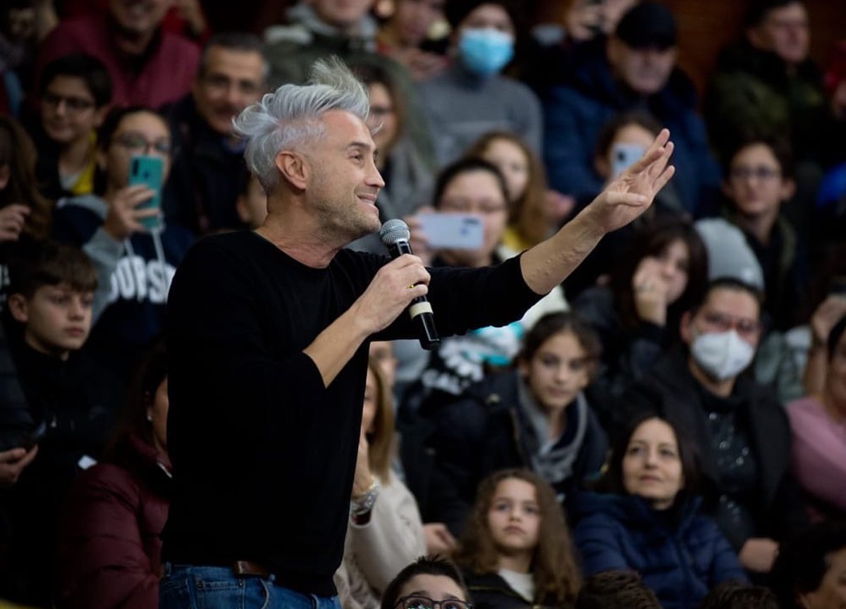 Vincenzo Schettini star di internet? Rischio banalizzazione del sapere… Vincenzo Schettini star di internet? Rischio banalizzazione del sapere…