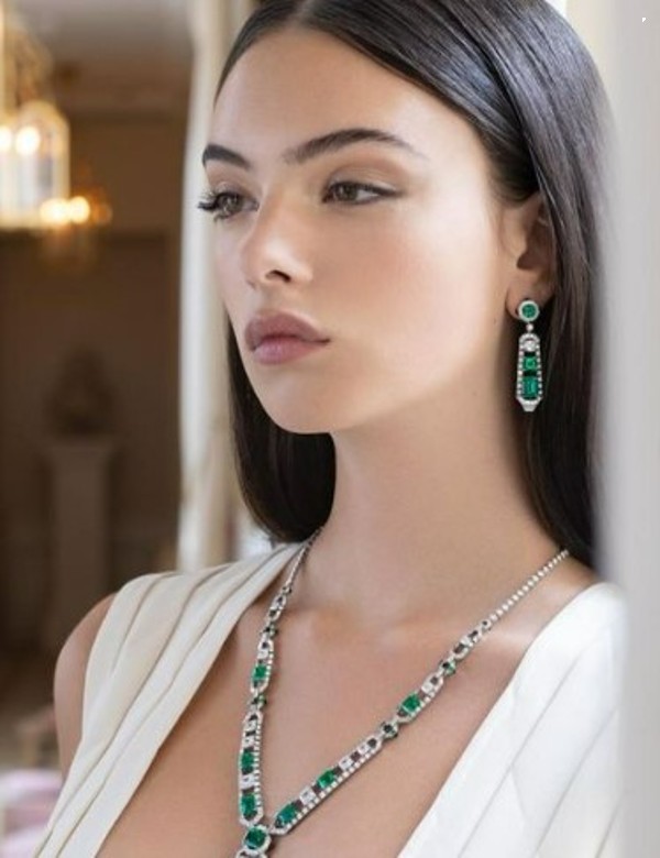 Deva sulle orme di mamma Monica: la figlia della Bellucci in rampa di lancio