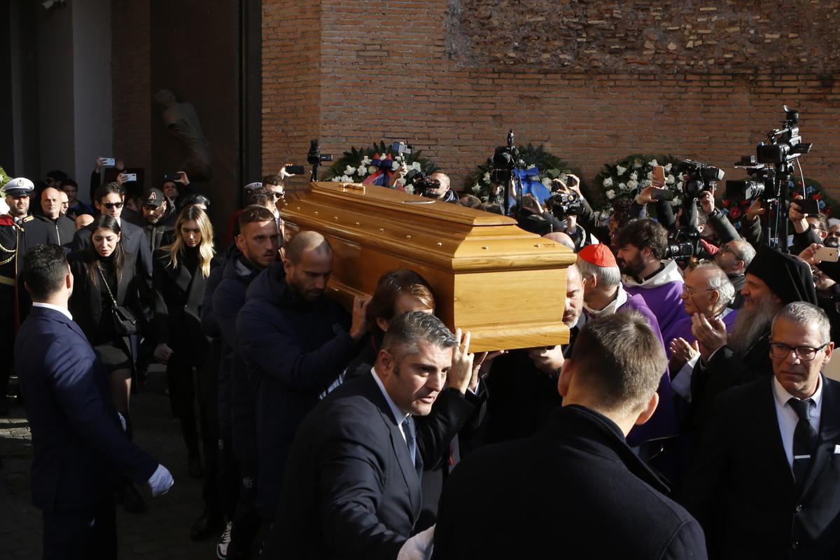 Funerali Mihajlovic, ultimo saluto a Sinisa: presenti Mancini, Totti e Morandi