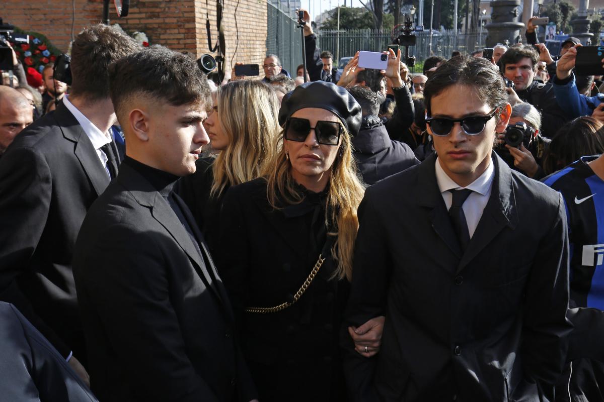 Funerali Mihajlovic, ultimo saluto a Sinisa: presenti Mancini, Totti e Morandi