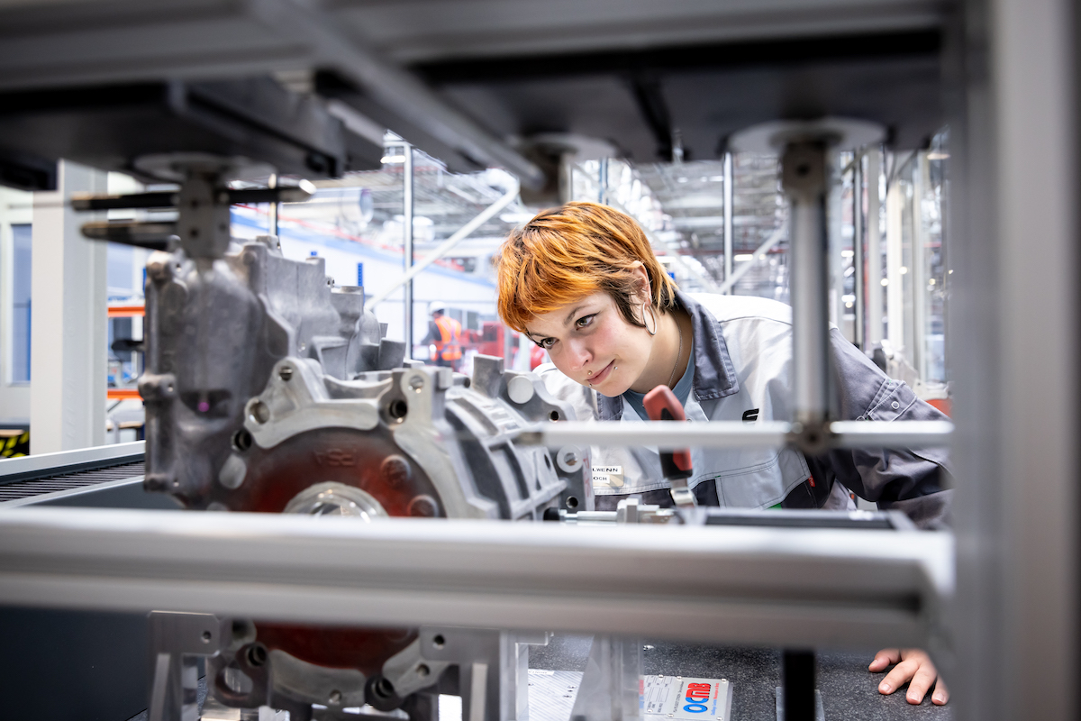 Stellantis: 1 milione di motori elettrici prodotti in Francia entro il 2024 Stellantis: 1 milione di motori elettrici prodotti in Francia entro il 2024