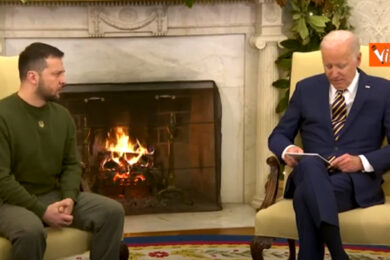 Zelensky alla Casa Bianca, Biden: “Lei è l’uomo dell’anno negli Usa”