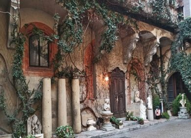 Arnault fa shopping a Milano: vicino l’acquisto della “Casa degli Atellani”