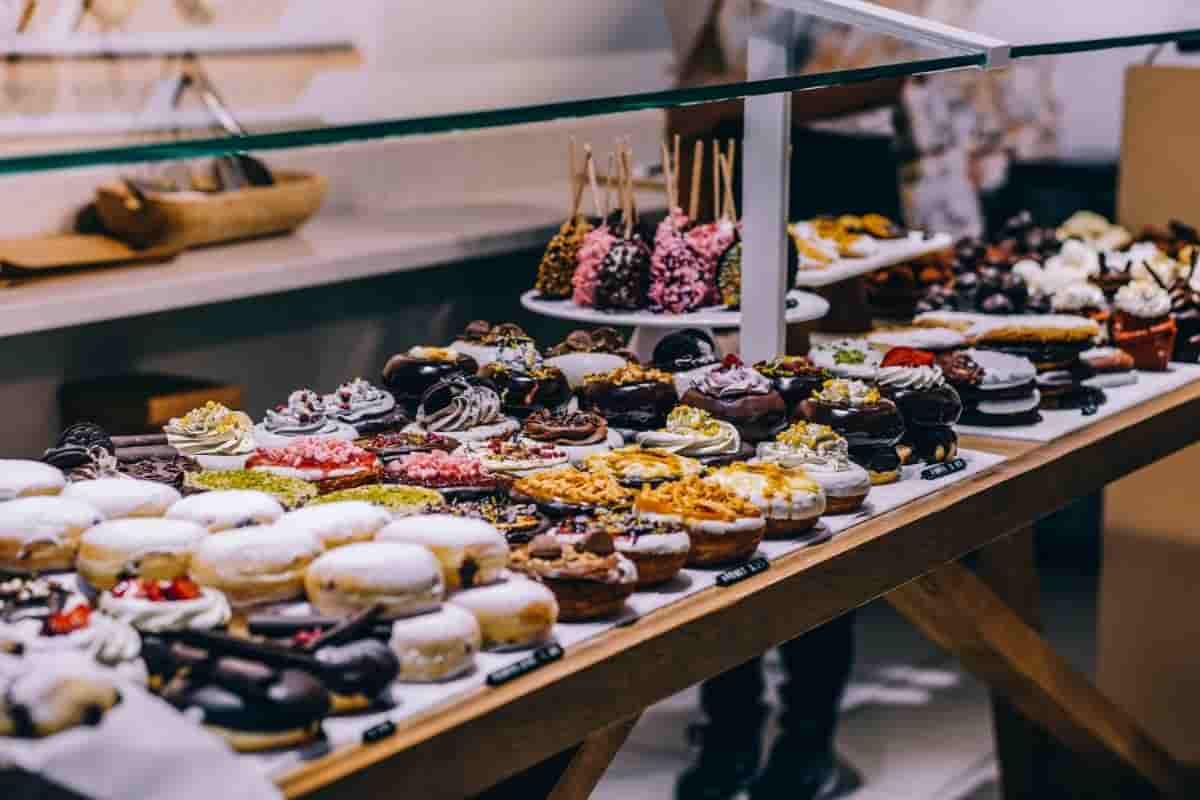 Blatte e topi morti nel laboratori: sulla pasticceria scatta la chiusura Blatte e topi morti nel laboratori: sulla pasticceria scatta la chiusura